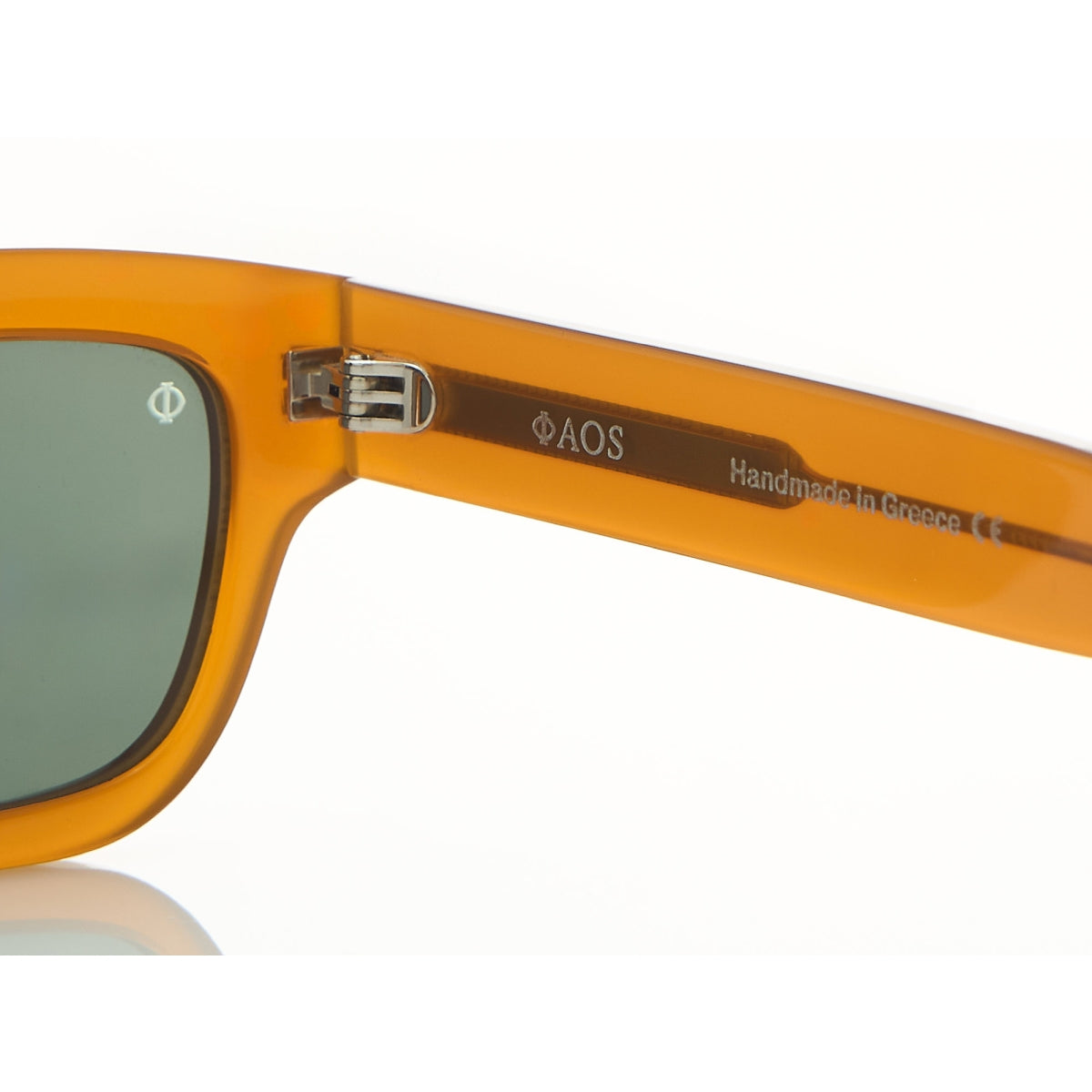 KALYMNOS IN ELECTRUM AMBER WITH ALGAE GREEN LENSES