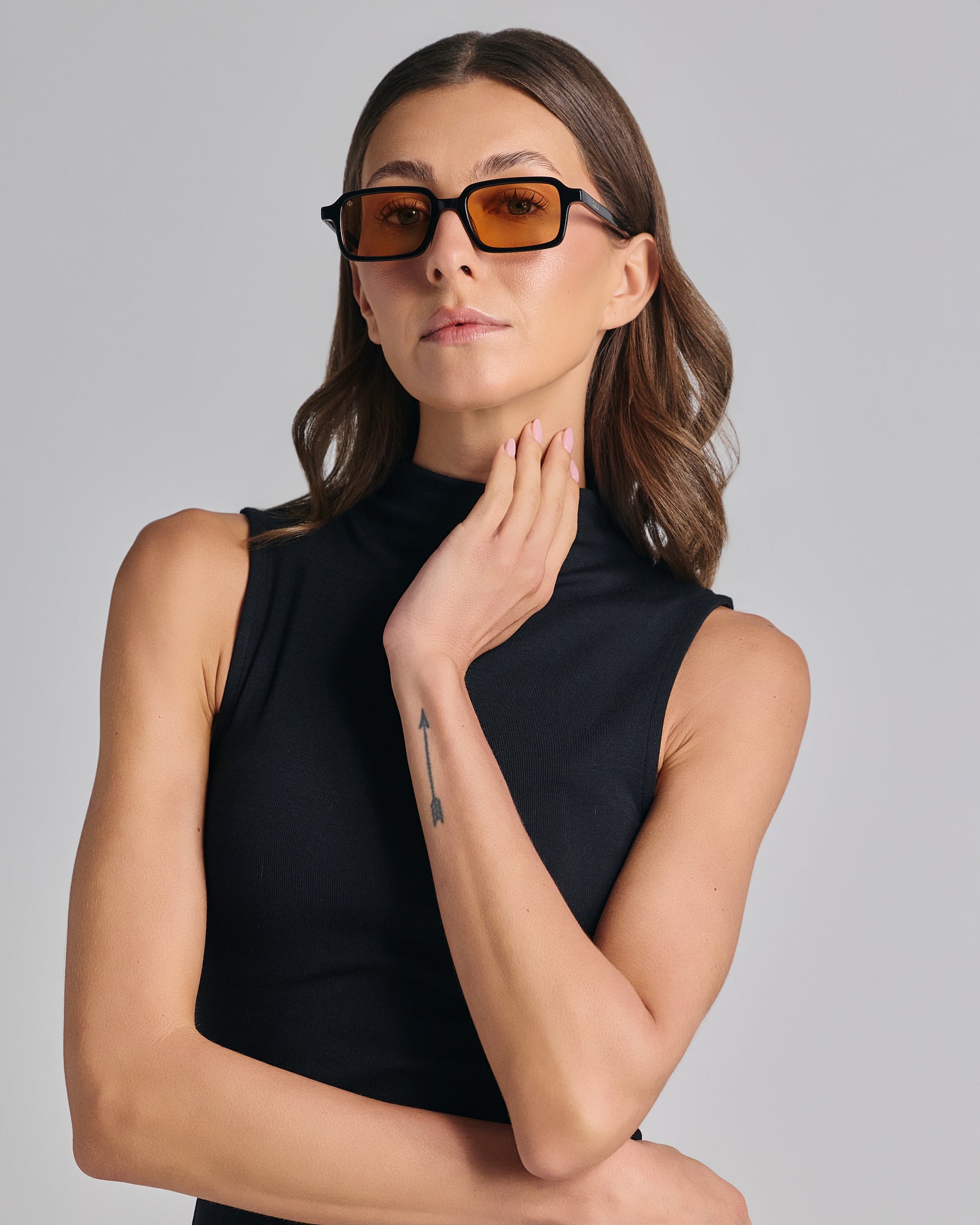 KEROS IN EREVOS BLACK WITH POTTERY BROWN LENSES