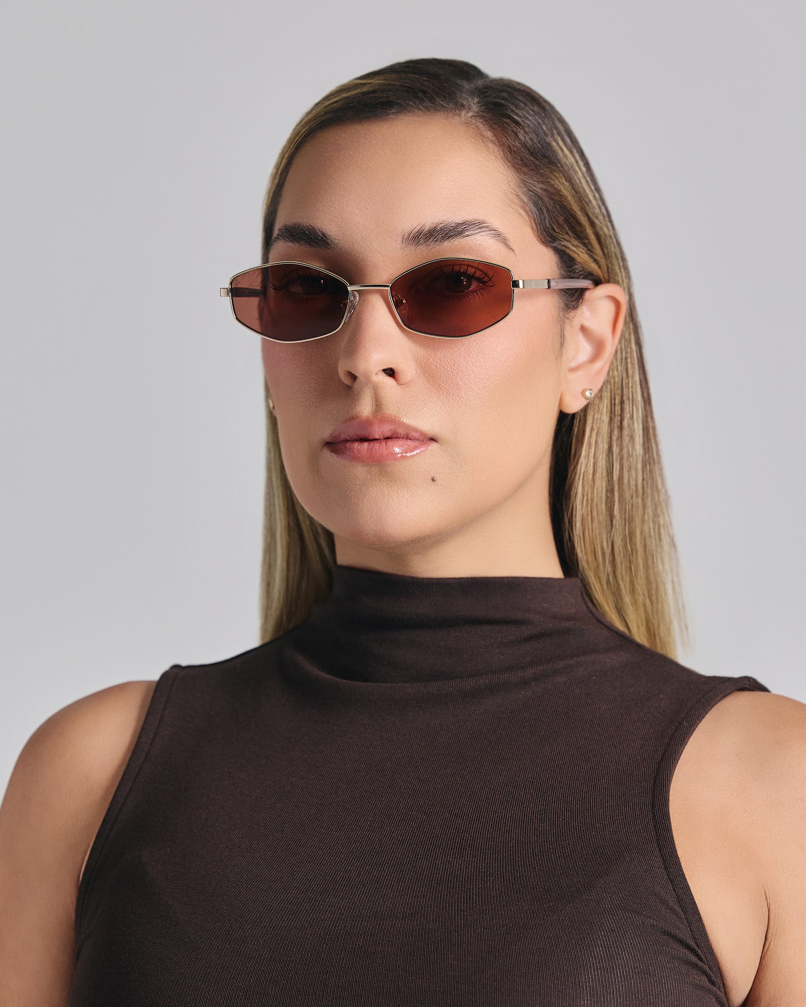 ARIADNE IN CRYSTAL PINK WITH MAROON LENSES