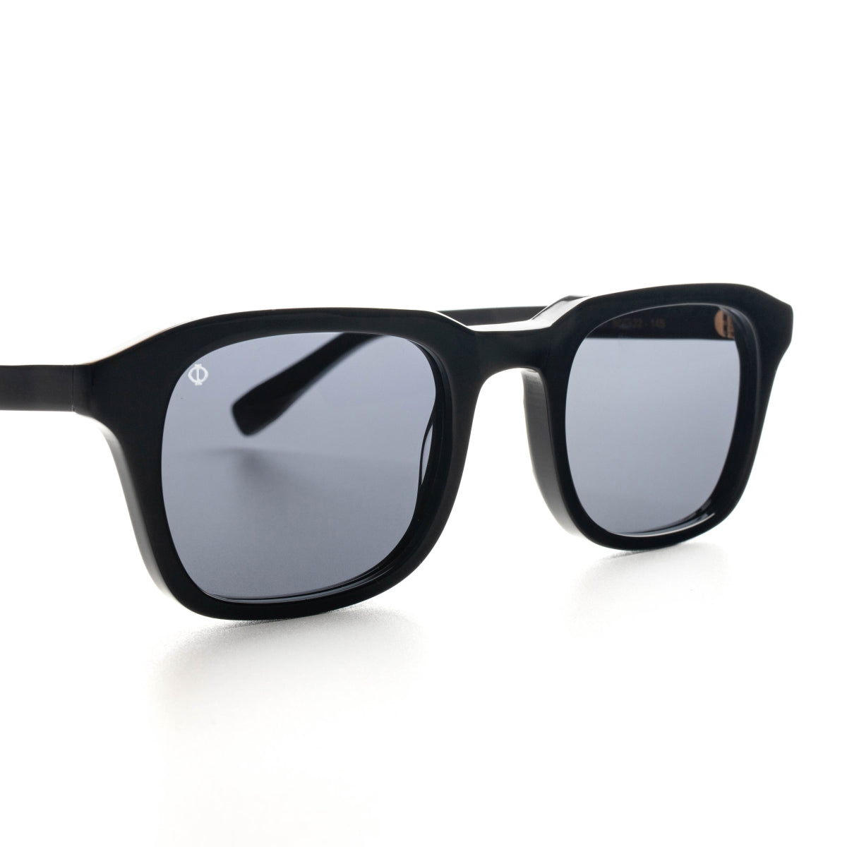 SANTORINI IN EREVOS BLACK WITH SHADE GREY LENSES