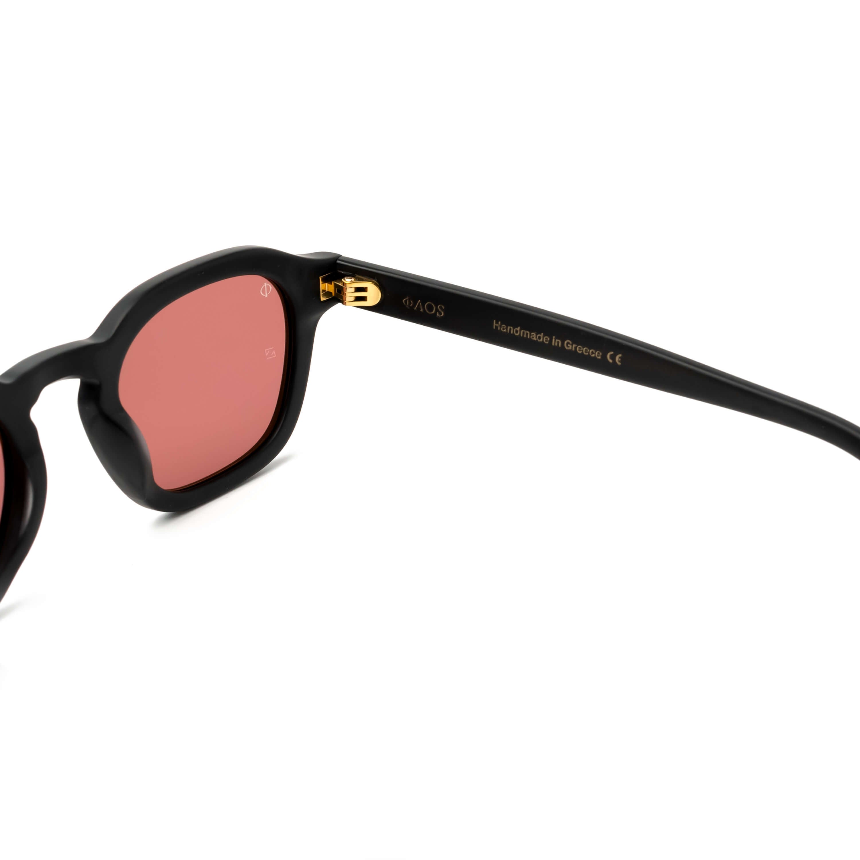 SIKINOS IN EREVOS BLACK WITH VOLCANIC RED LENSES