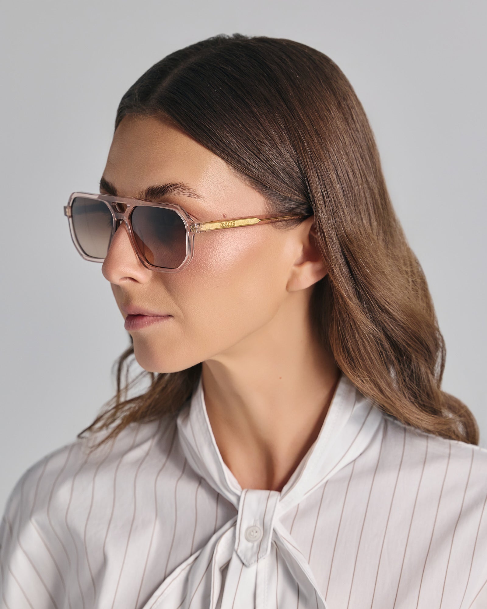 KYTHNOS IN CRYSTAL PINK WITH SUNSET BROWN LENSES