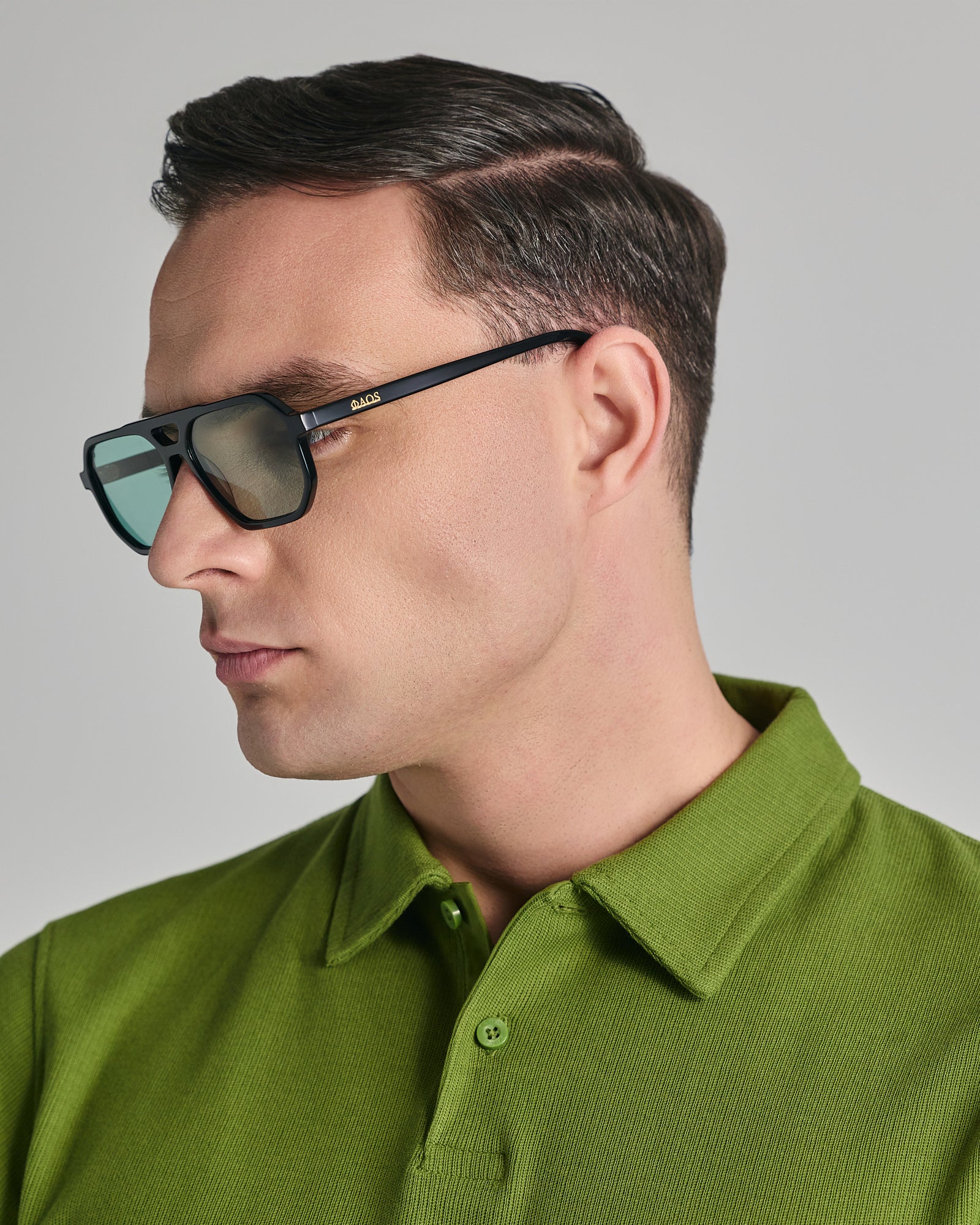KYTHNOS IN EREVOS BLACK WITH IVY GREEN LENSES